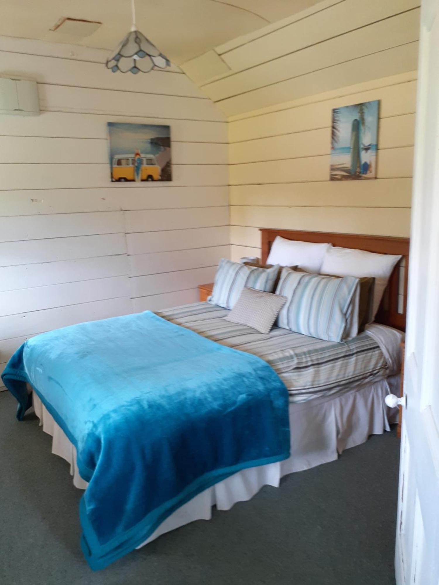 India House & Ica Whare In Whareama, Nr Riversdale Beach Экстерьер фото